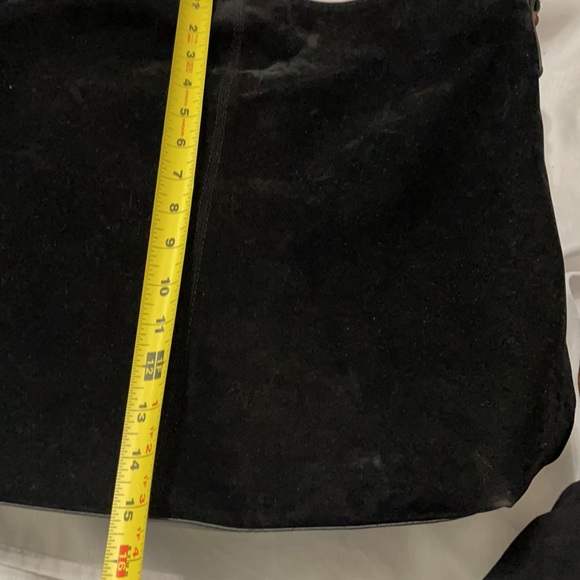 Beautiful Black Tote with a big tassel and handle - Picture 9 of 10